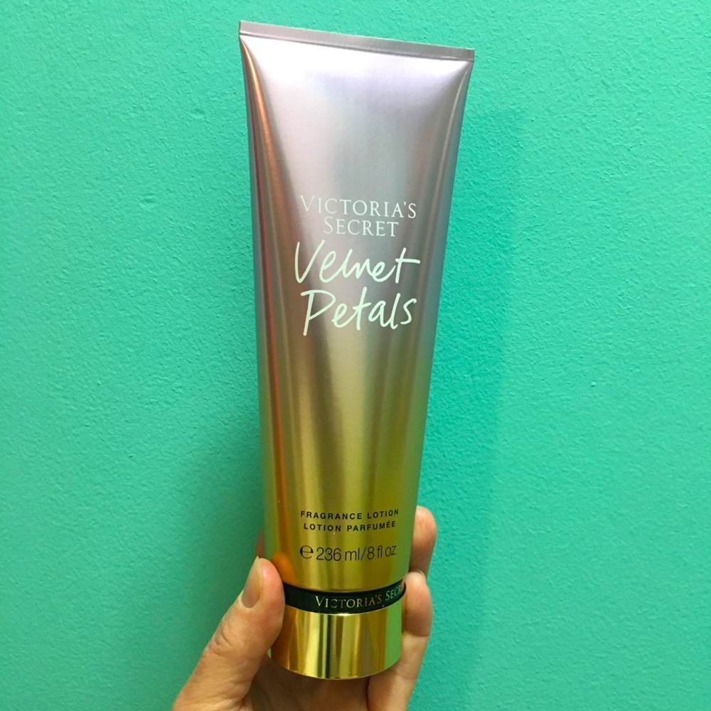 Victoria’s Secret Velvet Petals lotion 8 oz
